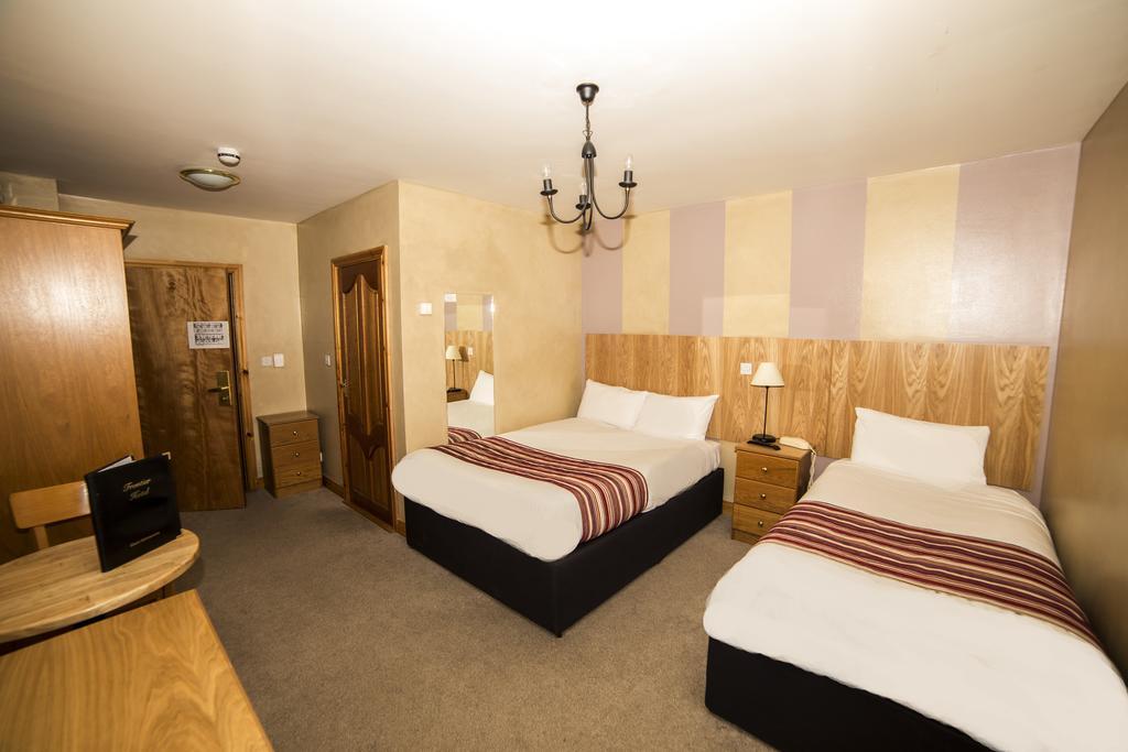 The Frontier Hotel Bridgend Pokoj fotografie